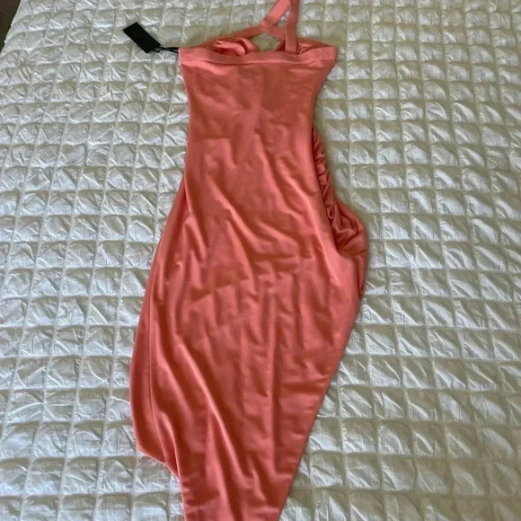 Revolve h:ours Calixto coral asymmetrical midi dress - Picture 9 of 10